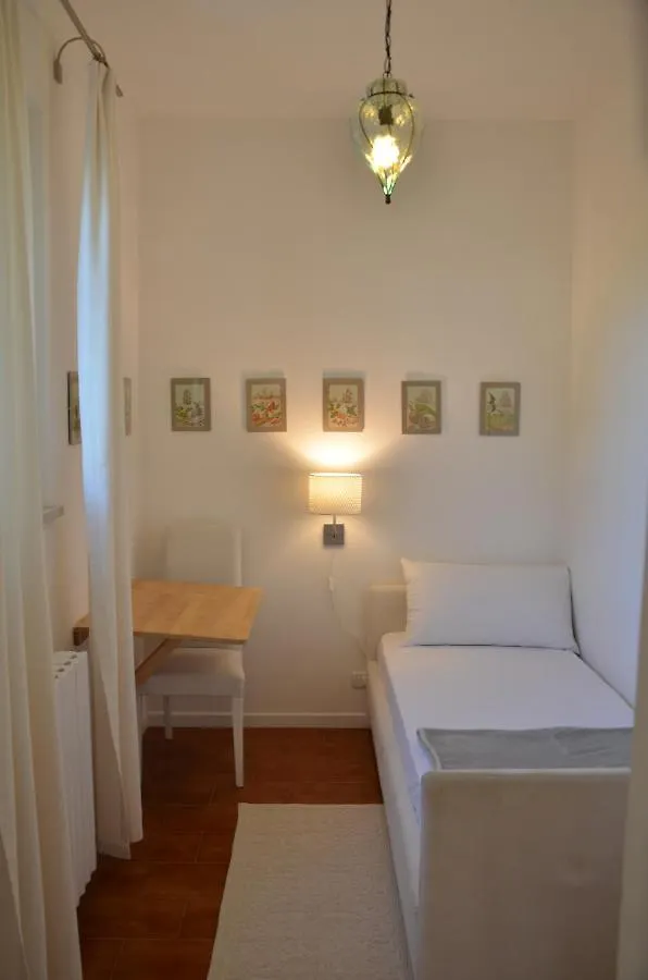 Casa Vacanze Mazurine10 Torri Del Benaco 0*,  Italien