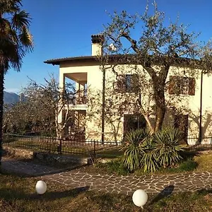 Mery Torri Del Benaco