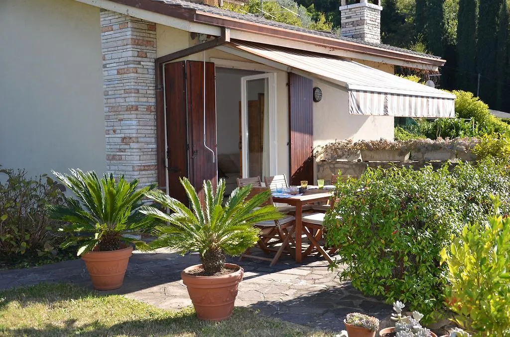 Casa Vacanze Mazurine10 Торри-дель-Бенако 0*,  Италия